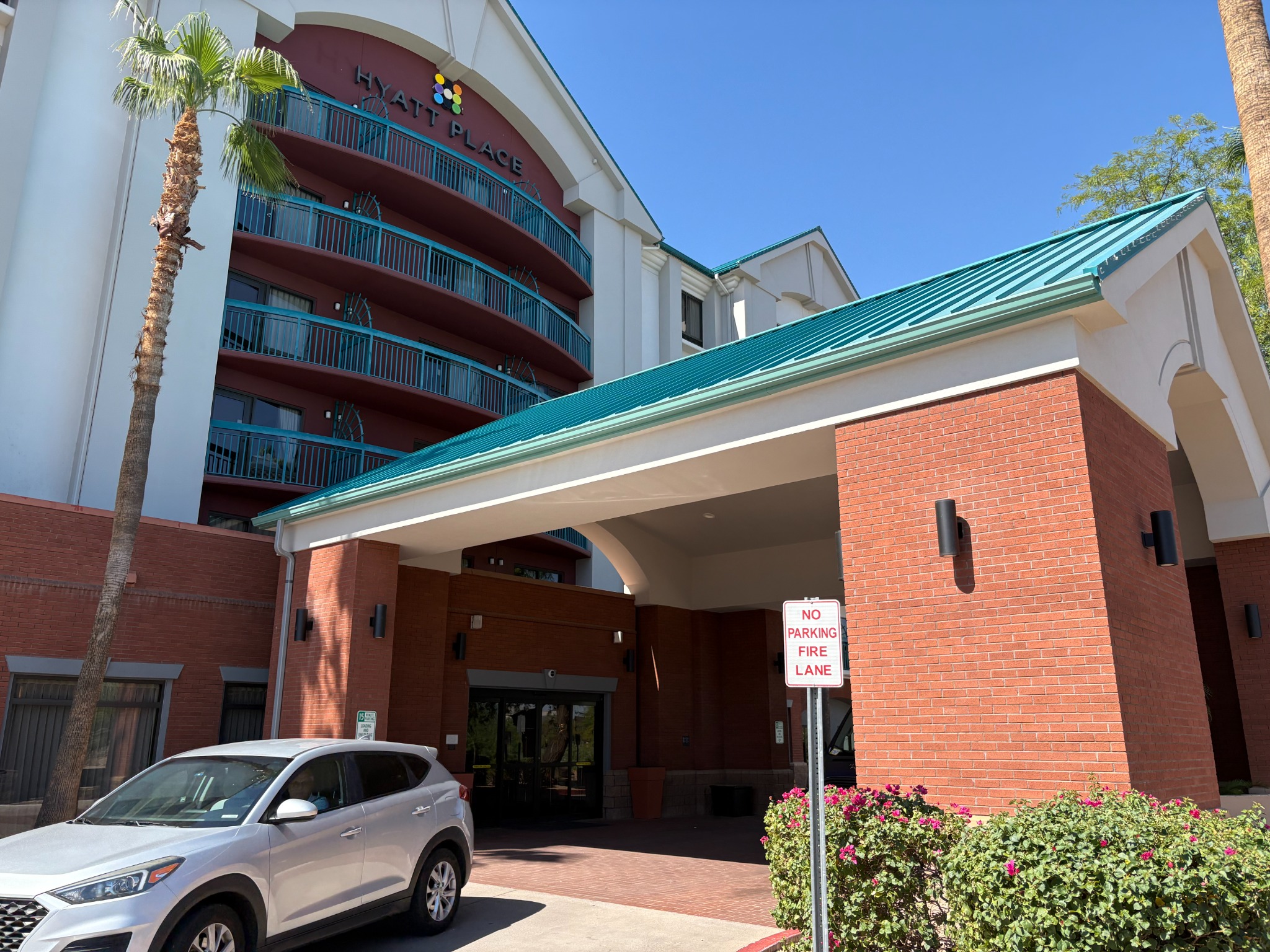 Hyatt Place Phoenix Sky Harbor Commercial Gutter Replacement