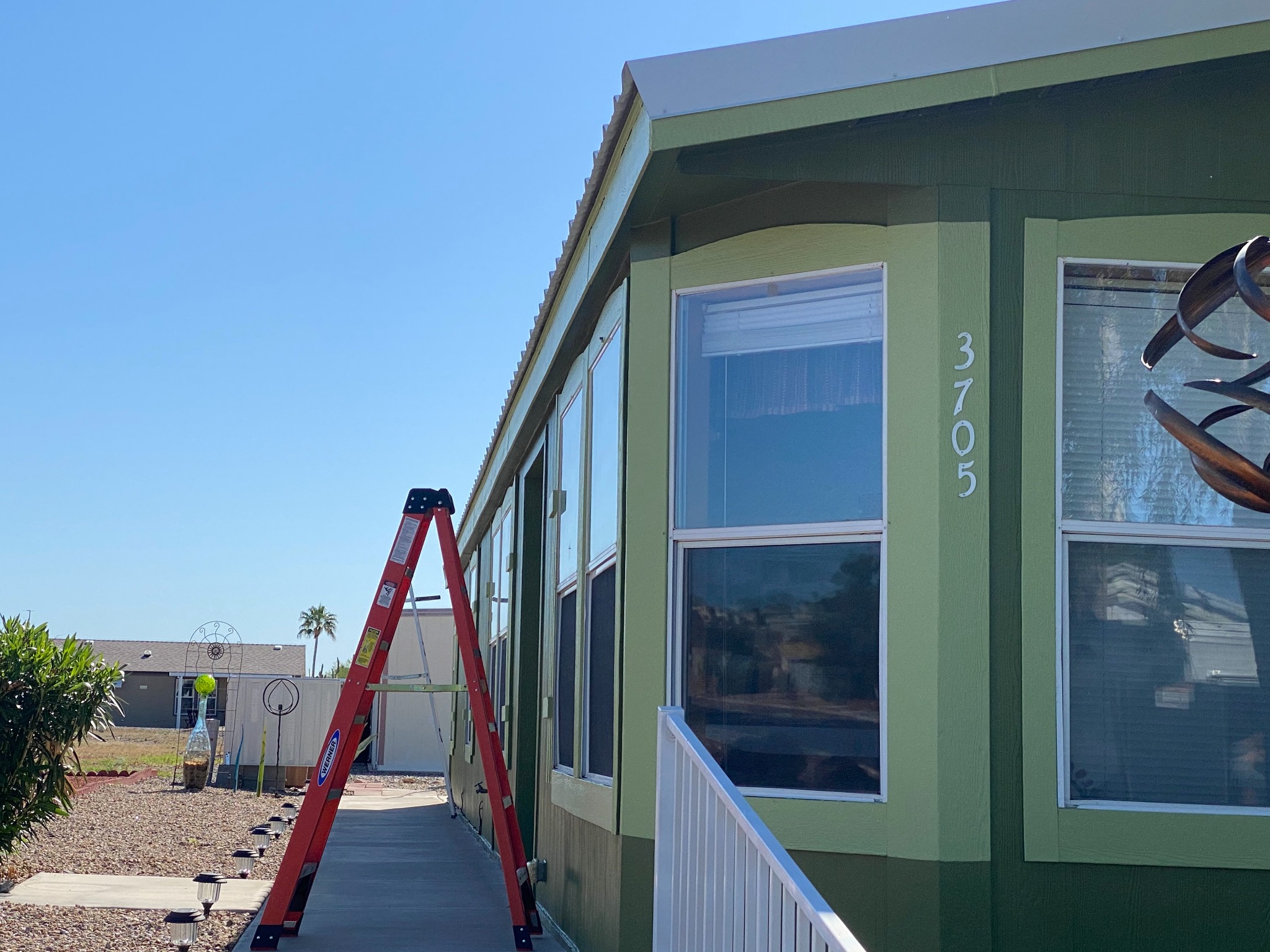 Manufactured Home Seamless Gutter Before & After